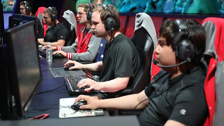 John Le, Marko Sosniki, Andrew Smith, Cody Altman, and Tony Chau of Maryville University compete on computers in the League of Legends College Championship Game