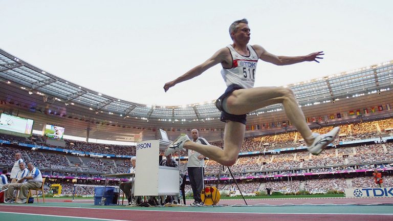 Jonathan Edwards of Great Britain in the men's triple jump final in the 9th IAAF World Athletics Championship in 2003